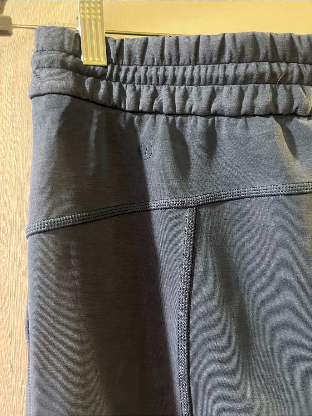 lululemon, Softstreme High-Rise Pant Regular, Size 4, Oasis Blue - Picture 4 of 4
